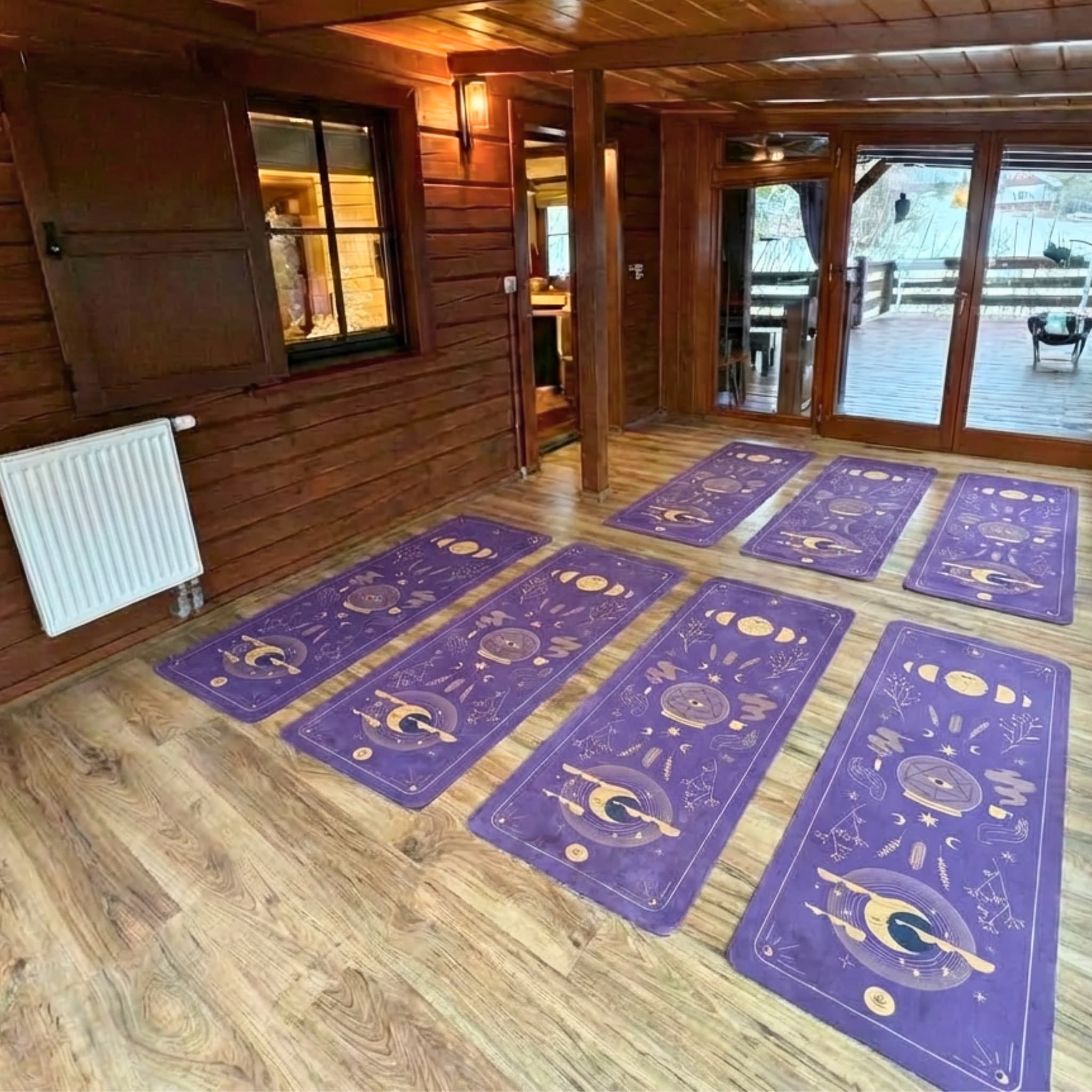 Sala do jogi z matami - wellness w domu wakacyjnym Soblówka