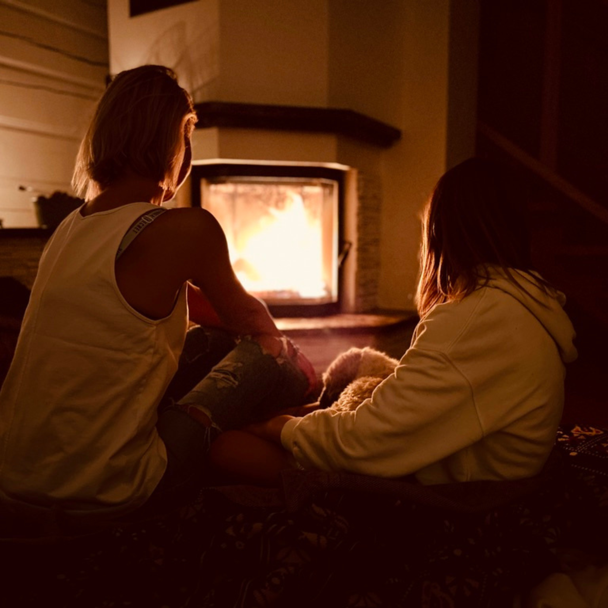 Wieczorny relaks przy kominku